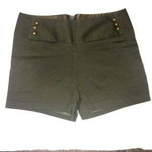 WOMEN’S STOOSH OLIVE GREEN SHORTS NWOT SIZE 7